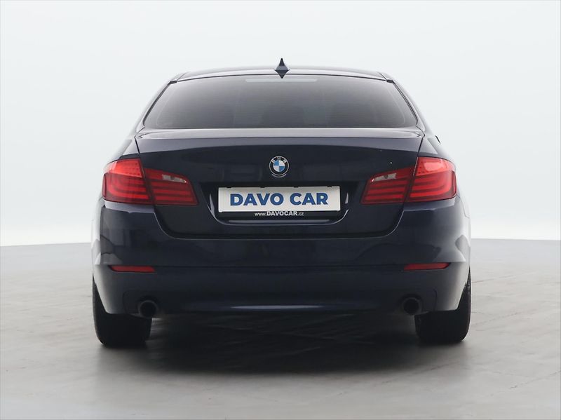 BMW Řada 5 3,0 535i 225kW Aut.klima Kůže - fotka 6 z 41