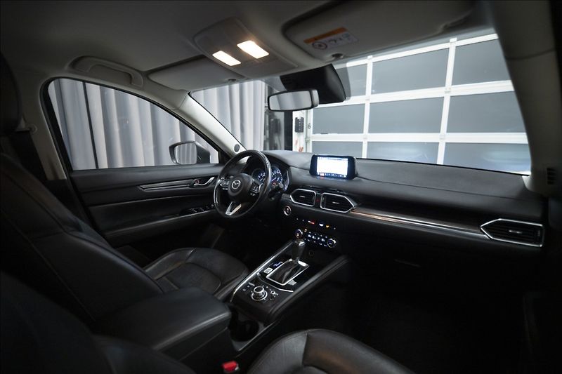 Mazda CX-5 2,5 SKYACTIV AWD AT NAVI TAŽNÉ - fotka 13 z 45