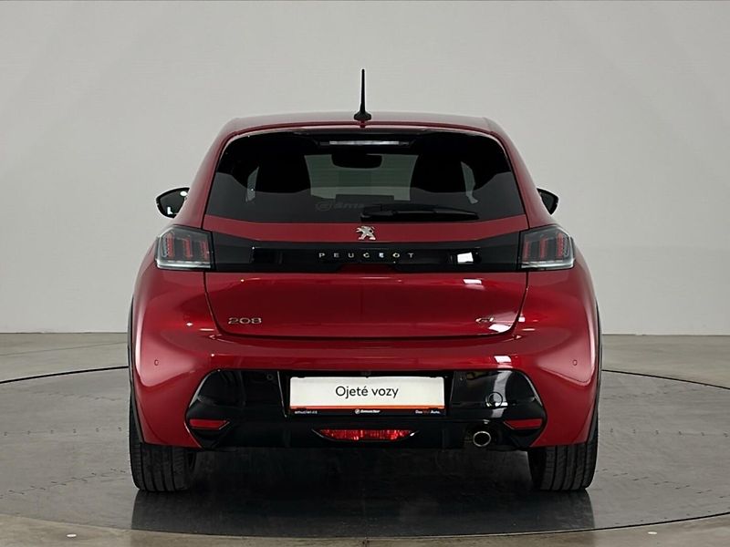 Peugeot 208 GT - fotka 17 z 28