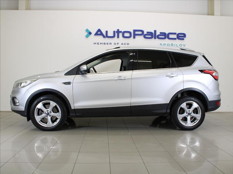 Ford Kuga 1,5 TDCi 88kW Titan.X ACC ČR - fotka 5 z 23