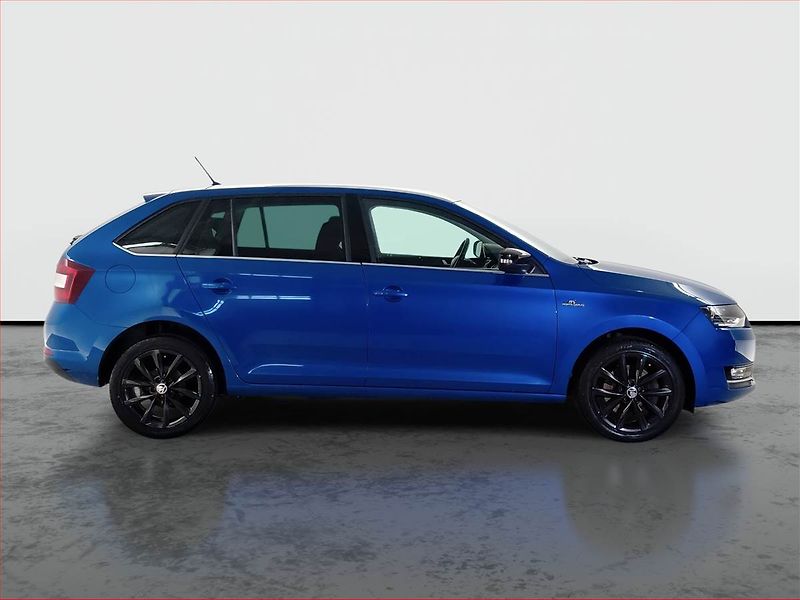Škoda Rapid (2019) Spaceback 1.0 TSI, Xenony - fotka 6 z 17