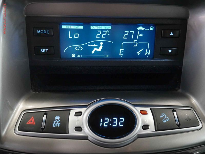 Chevrolet Captiva (2012) 2.2 CDTi 4x4, ČR, servis - fotka 16 z 22