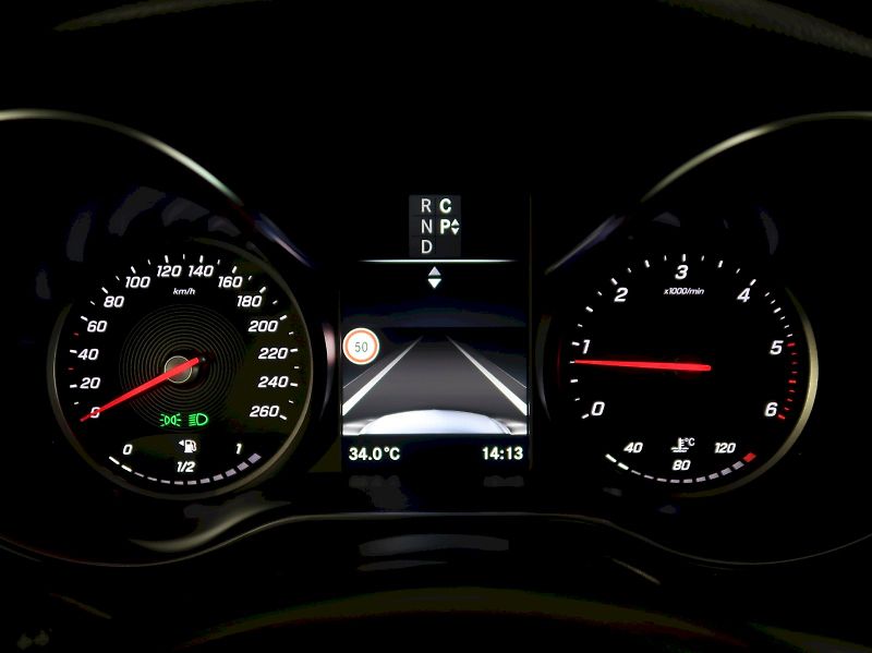 Mercedes-Benz Třídy V (2020) 300d L EXCLUSIVE WEBASTO BURME - fotka 20 z 39