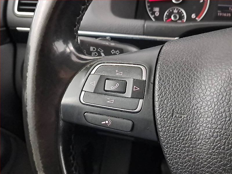 Volkswagen Touran (2011) Comfortline 1.6 TDI, Navi - fotka 16 z 18