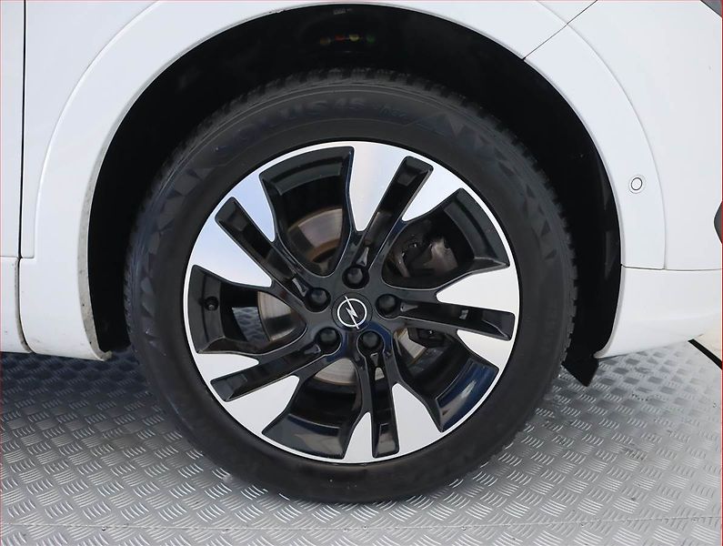 Opel Grandland X (2023) 1.2 Turbo - fotka 15 z 23