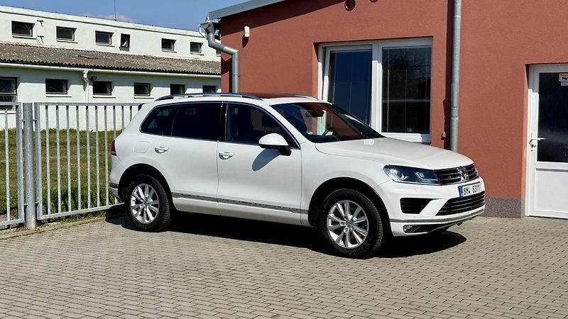Volkswagen Touareg 3.0TDi*193kW*R-LINE*PERLEŤ - fotka 40 z 44