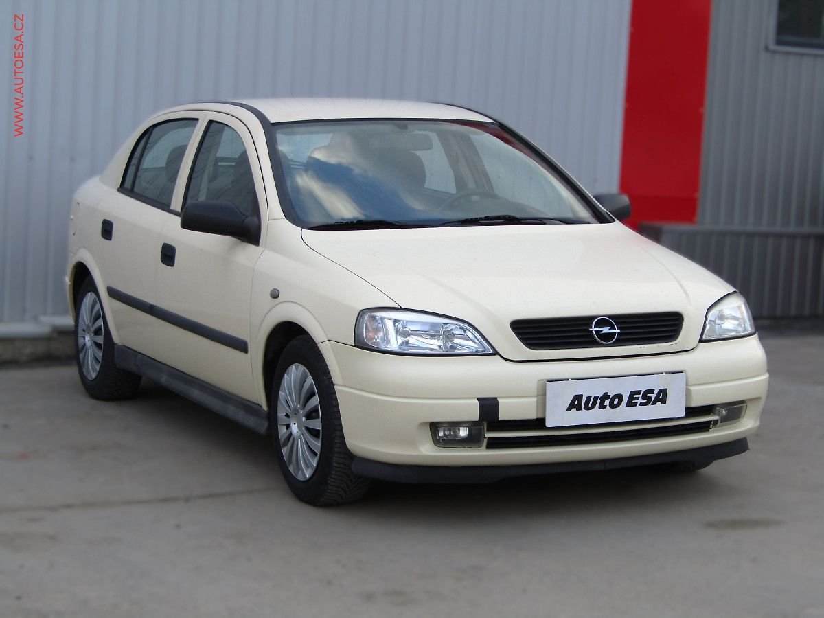 Opel Astra 1.6i, AC, zmk.řazení