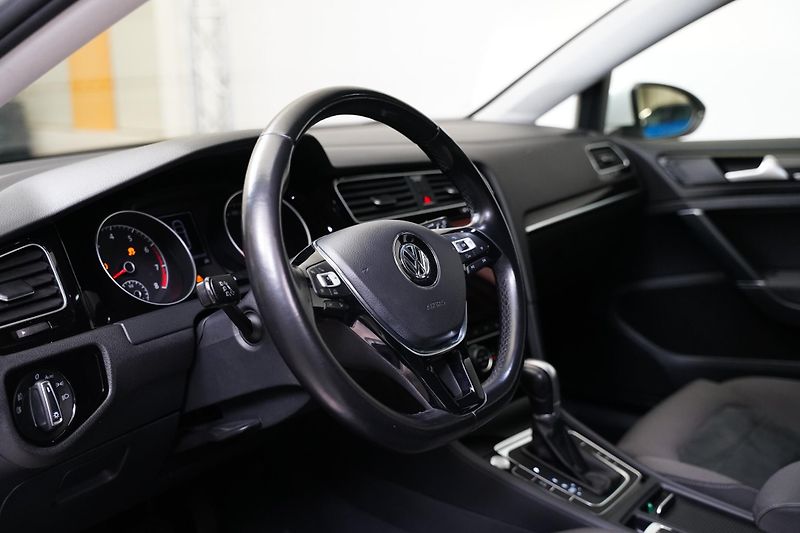 Volkswagen Golf - fotka 14 z 30