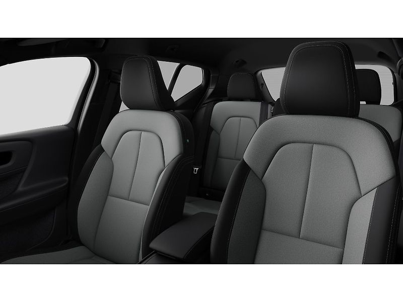 Volvo XC40 PLUS B3 FWD 120kW - fotka 10 z 13