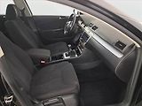 Volkswagen Passat (2009) 2.0 TDI, po STK, rezervace - náhled 9