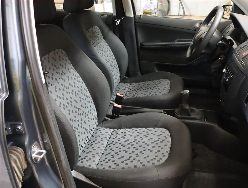 Škoda Fabia (2007) 1.2 12V, nová STK, Tažné - fotka 9 z 15