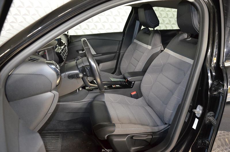 Citroën C4 (2022) 1.5BHDi 130 Feel Pack AT - fotka 10 z 16