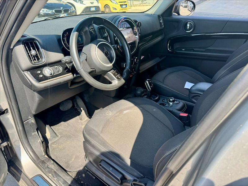 Mini Countryman 2,0 D Cooper F60 110kw Automat - fotka 7 z 17