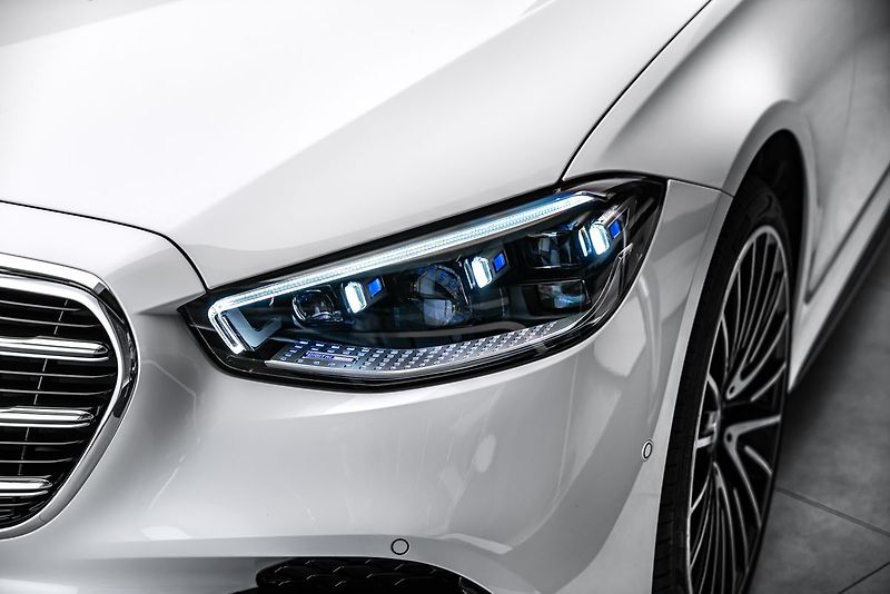 Mercedes-Benz Třídy S d 4M AMG MANUFAKTUR - fotka 10 z 26