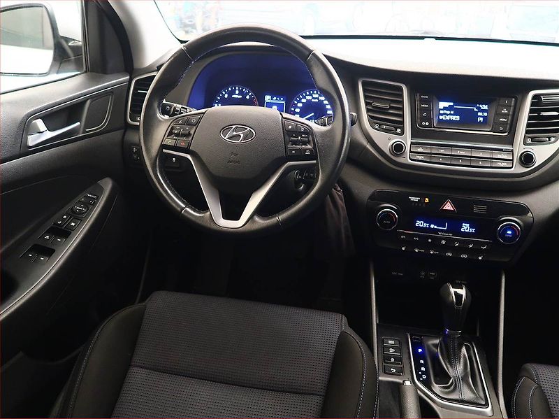 Hyundai Tucson (2018) 1.7 CRDi, Automat, Xenony - fotka 7 z 17