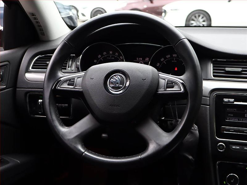 Škoda Superb (2013) Ambition 2.0 TDI, 4X4 - fotka 13 z 16