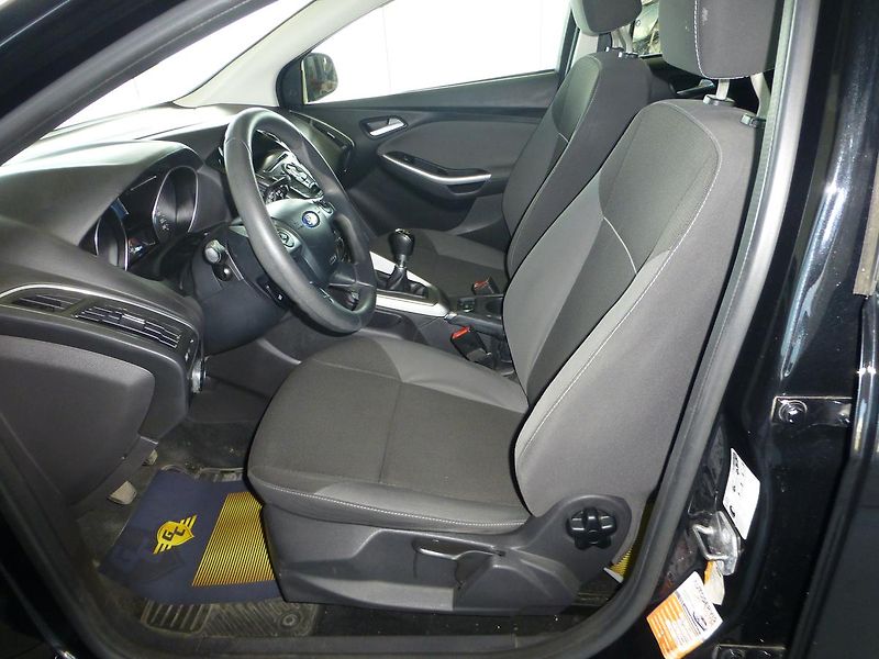 Ford Focus (2014) 1,6TDCI-77KW*KLIMATIZACE - fotka 10 z 21
