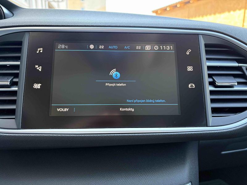 Peugeot 308 (2018) Allure 1.6 BlueHDi EAT6 - fotka 22 z 41