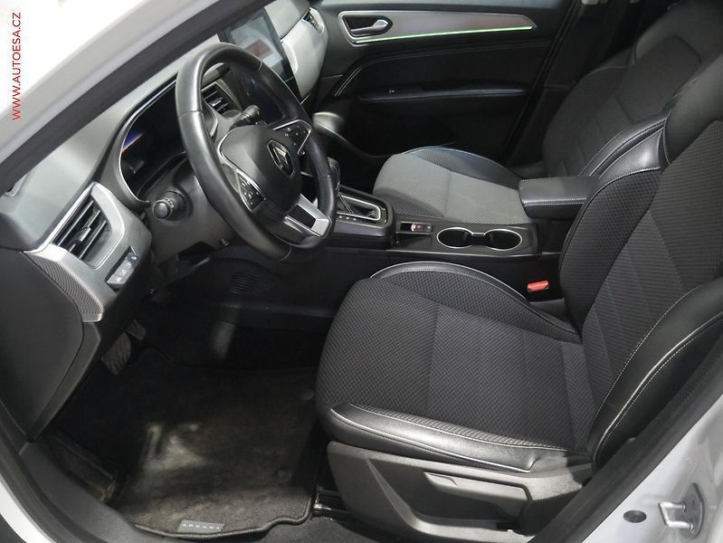 Renault Arkana (2022) 1.3 TCe, ČR, AT, navi, LED - fotka 9 z 21