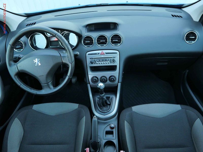 Peugeot 308 (2008) 1.6 VTi, ČR, AC, park.asist - fotka 8 z 14