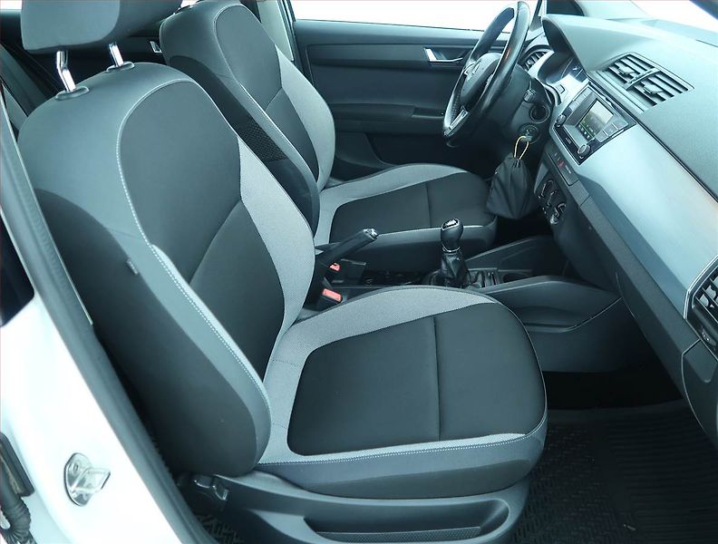 Škoda Fabia (2016) 1.2 TSI - fotka 9 z 16