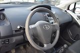 Toyota Yaris 1,0 i 51KW ZAD. PARK. SENZORY - náhled 19