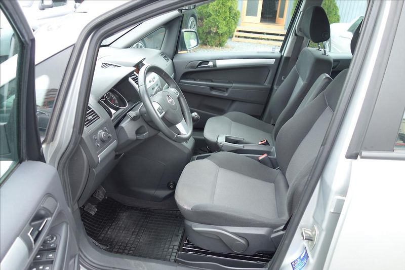 Opel Zafira 1,8 i 103KW,ČR,1 MAJ.,7 MÍST. - fotka 9 z 37
