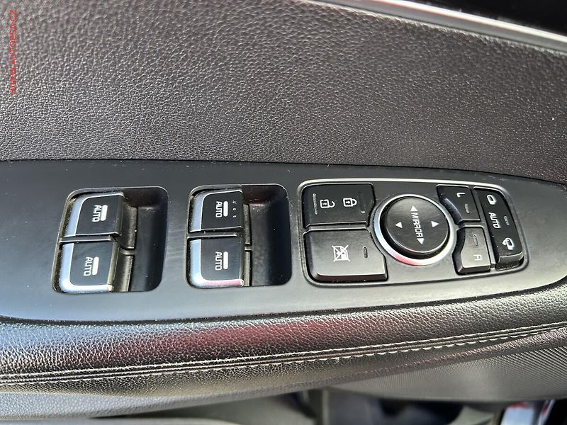Kia Sorento (2015) 2.2CRDI 4x4, AT, STK1/28 - fotka 12 z 15