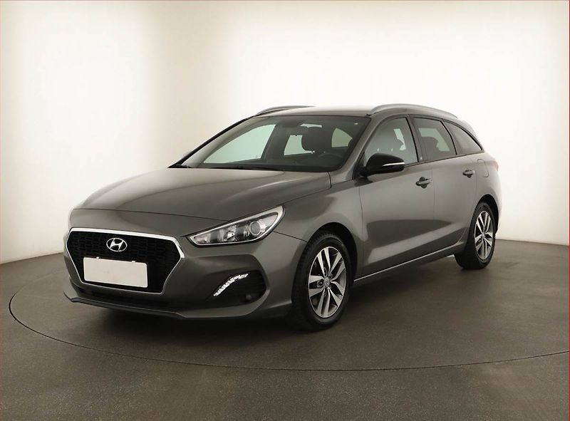 Hyundai i30 (2019) Smart 1.0 T-GDI, Serv.kniha - fotka 2 z 14
