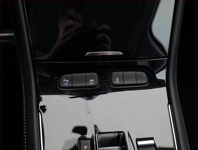 Opel Grandland X (2023) 1.2 Turbo - fotka 16 z 21