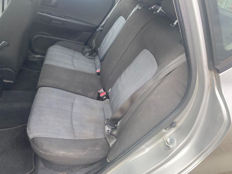 Kia Ceed (2010) 1.4  ČR - fotka 12 z 16