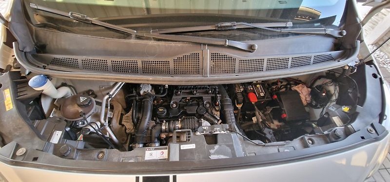 Peugeot Expert (2018) Expert traveller L2 1.6 BlueHD - fotka 15 z 18