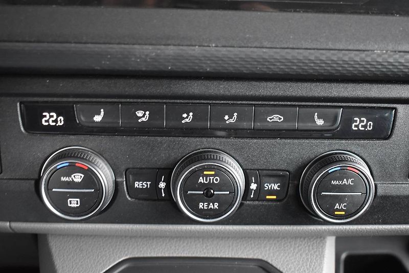Volkswagen Caravelle (2023) 2.0TDI 110kW DSG, LED, 8 míst - fotka 18 z 24