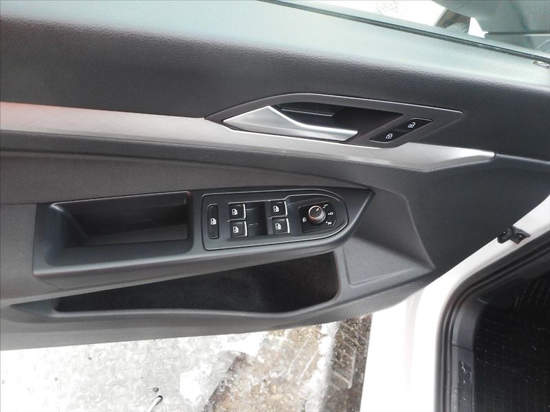 Volkswagen Golf 1,5 TSi 1.Majitel ČR - fotka 2 z 23