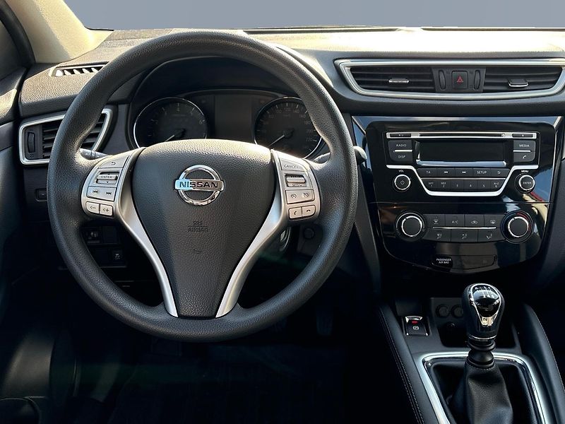 Nissan Qashqai (2015) 1.2 DIG-T 115 Visia - fotka 5 z 21