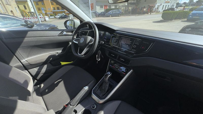 Volkswagen Taigo (2024) 1.0TSI DSG 81kW Display  - fotka 7 z 7
