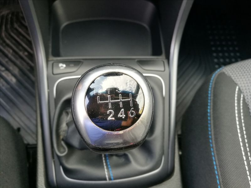 Hyundai i30 1,6 GDi 1.majitel Weekend - fotka 10 z 21