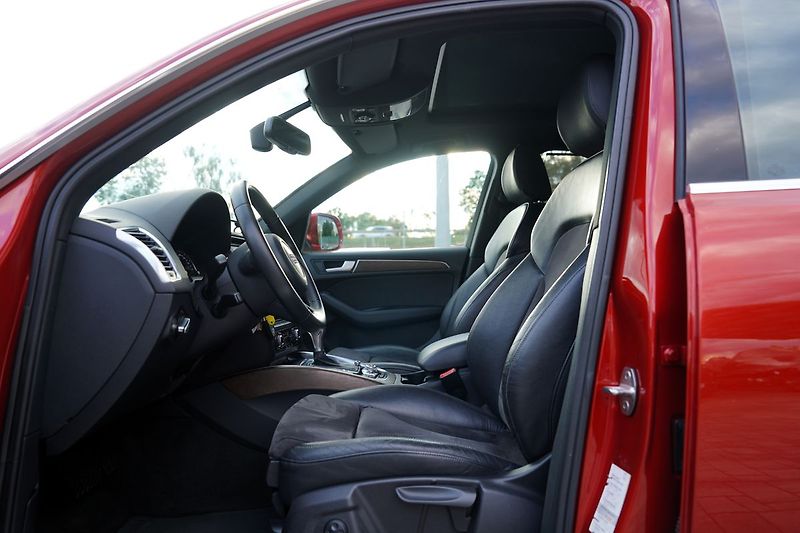 Audi Q5 2.0 TDI/Quattro/DSG/kůže/180PS - fotka 25 z 48