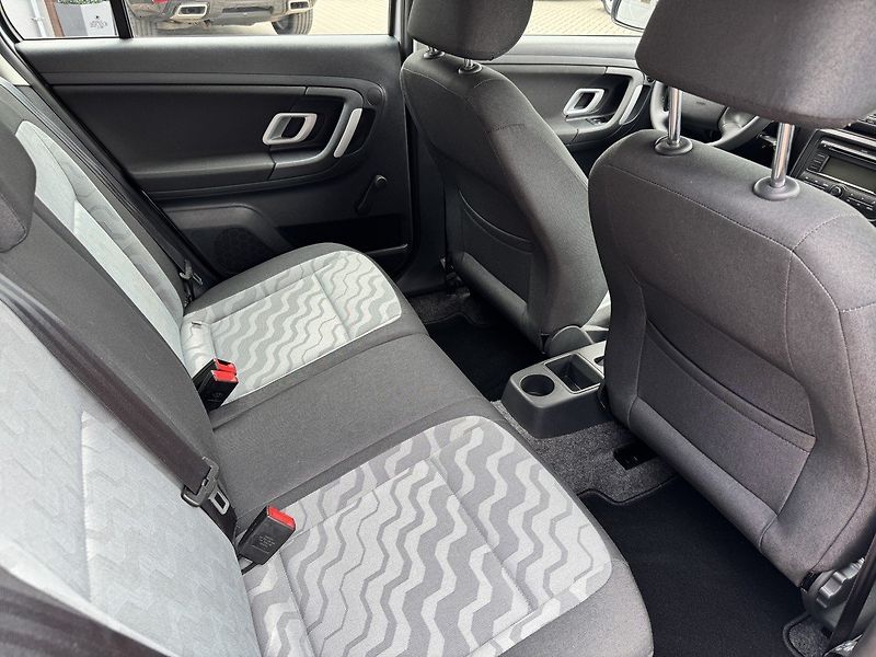 Škoda Fabia (2009) 1.4 16V Digi Klima Tempomat - fotka 17 z 50