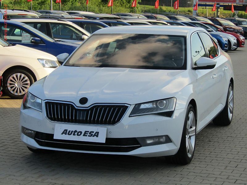 Škoda Superb (2018) 2.0 TDi, ČR, Style, kůže - fotka 3 z 22
