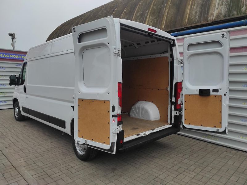 Citroën Jumper 2,2BlueHDi L3H2, ČR - fotka 24 z 37