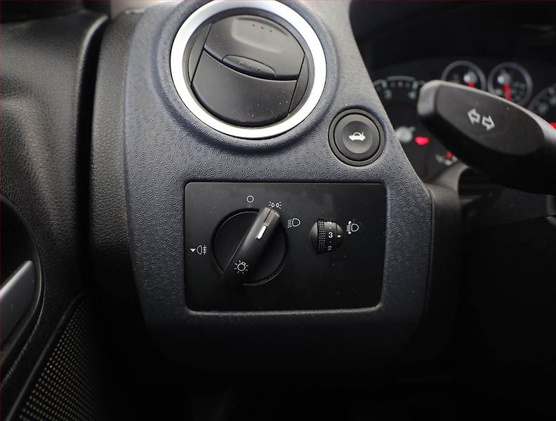 Ford Fusion (2006) 1.6, Automat, po STK - fotka 13 z 14