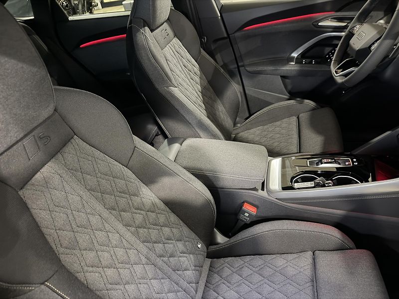 Audi Q5 (2026) SB TFSI 150kW 4X4 SLINE R20 3D - fotka 30 z 45