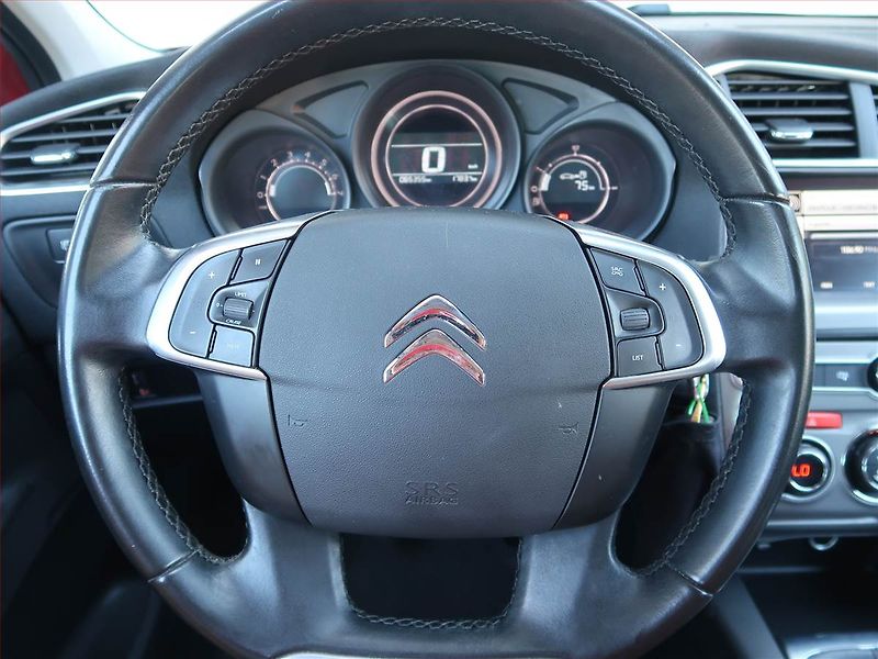 Citroën C4 (2018) Feel 1.2 PureTech, Serv.kniha - fotka 15 z 16