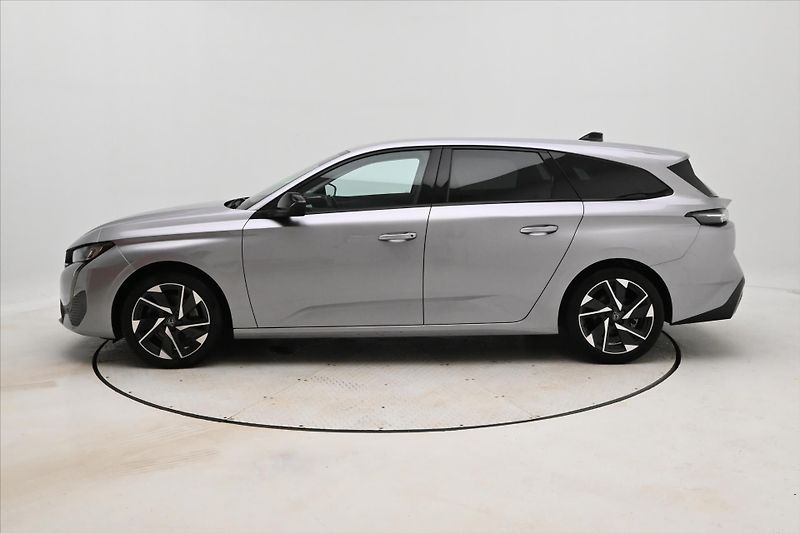 Peugeot 308 1,5 BlueHDI 96 kW ALLURE AT8 Z - fotka 8 z 31