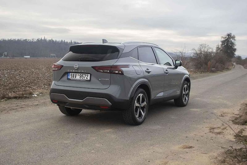 Kdysi byl ve svém segmentu jeden z mála, dnes si musí Nissan Qashqai poradit s početnou konkurencí.