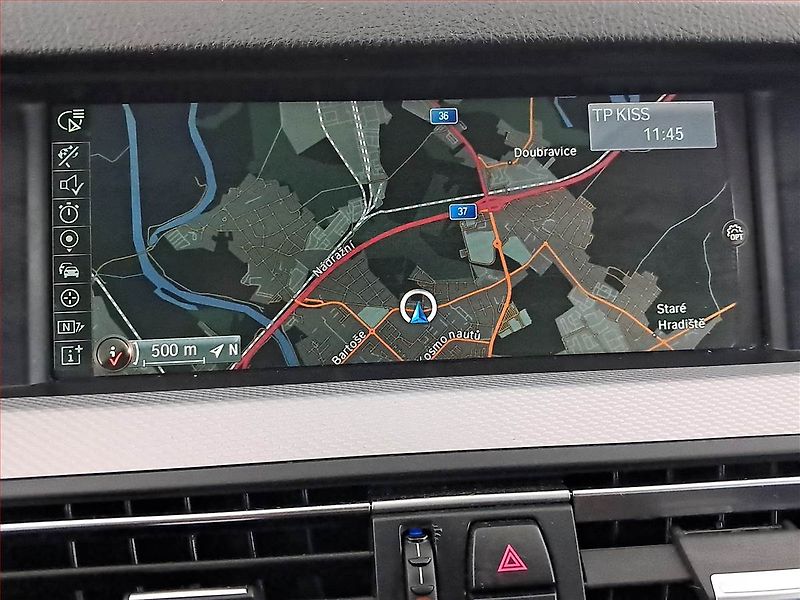 BMW Řada 5 (2013) 530d xDrive, 4X4, Automat - fotka 24 z 30