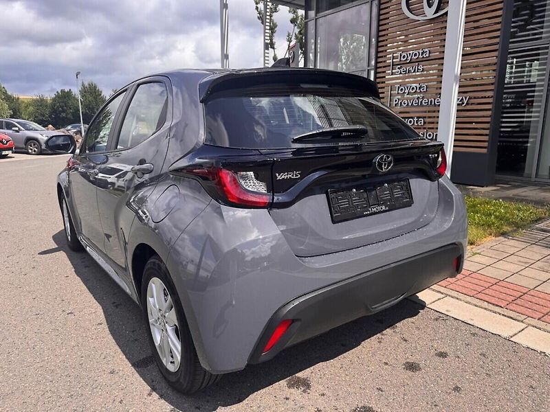 Toyota Yaris 1.5 Comfort - fotka 6 z 13