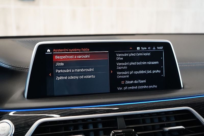 BMW Řada 7 740d xDrive, Nezávislé,HUD,PPF - fotka 27 z 47