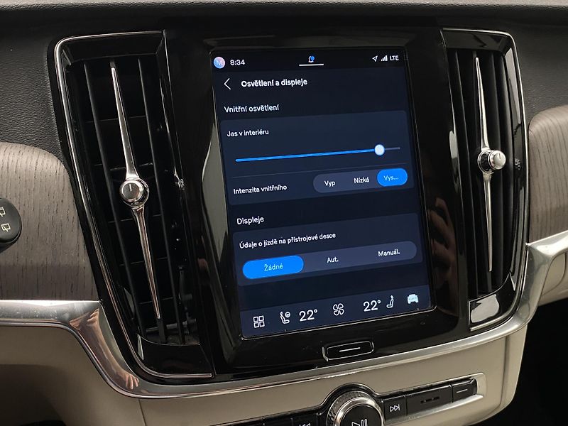 Volvo V90 CC B4 AWD CORE AUT CZ - fotka 45 z 52